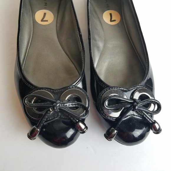 Tahari Black Patent Leather Ballet Flats with Bows - Picture 2 of 7